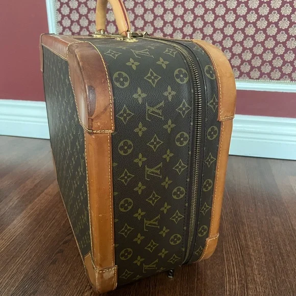 Authentic Louis Vuitton hard lock luggage trunk - Picture 7 of 12